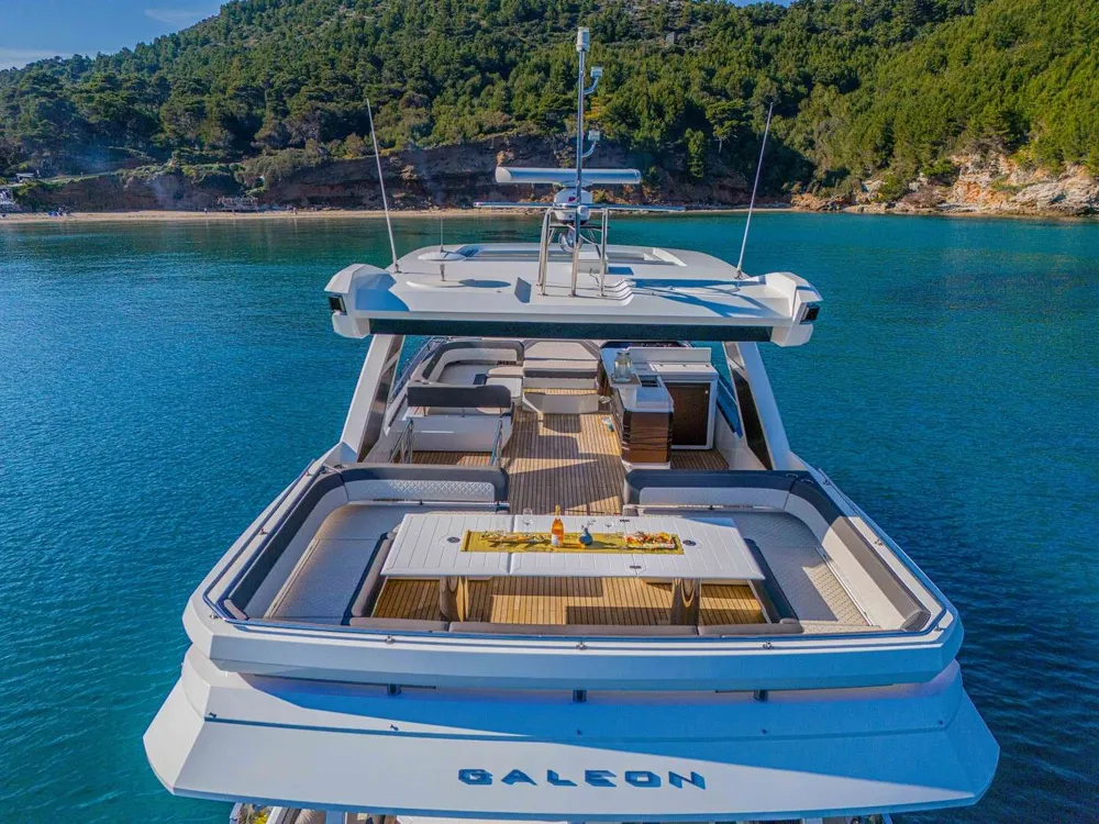 yacht-568075