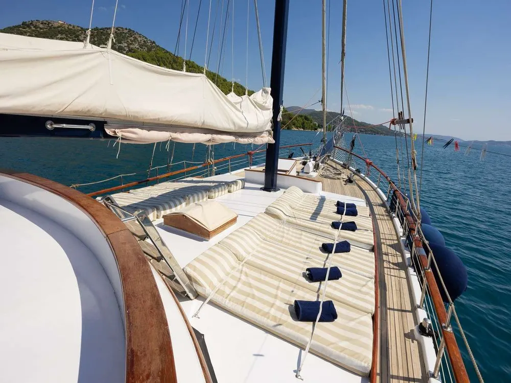 yacht-582366