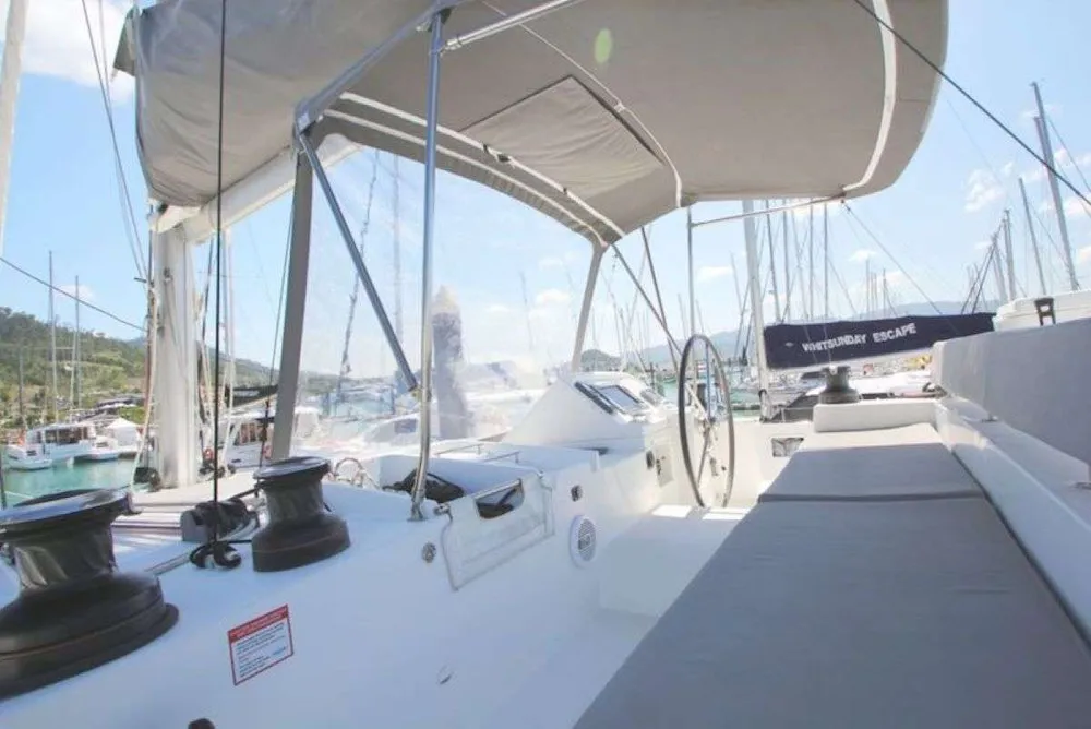 yacht-587361