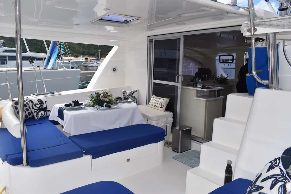 yacht-573398