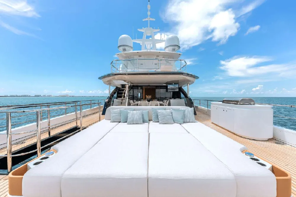 yacht-568387