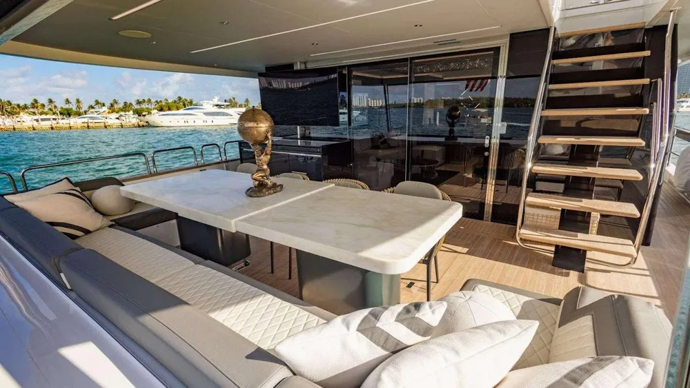 yacht-596297