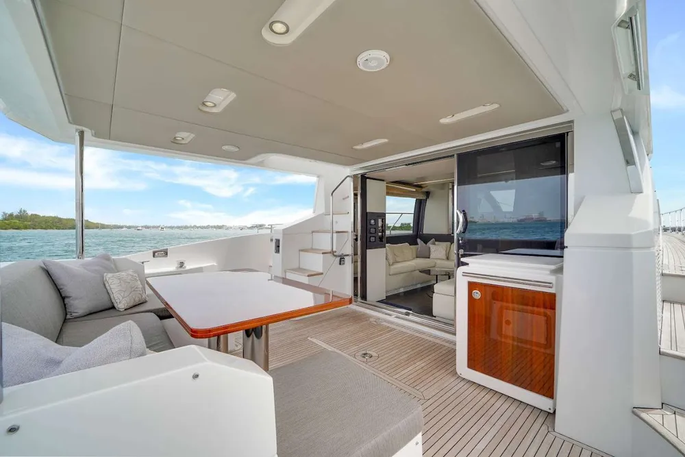 yacht-567440