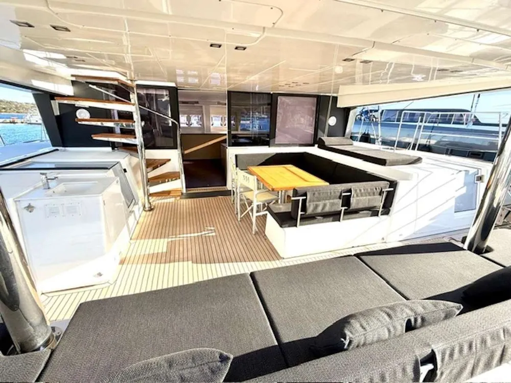 yacht-575334