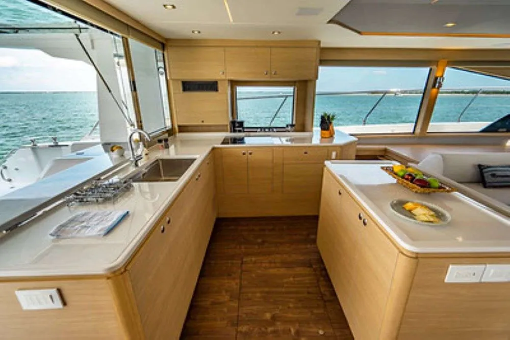 yacht-580256