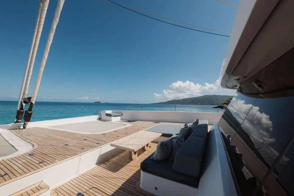yacht-585555