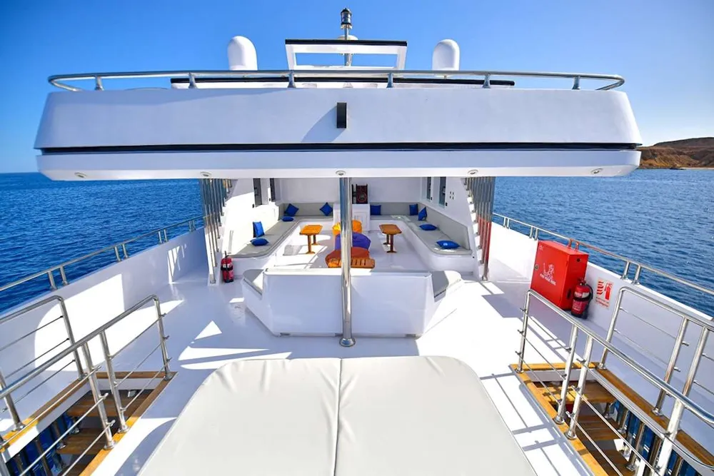 yacht-597736