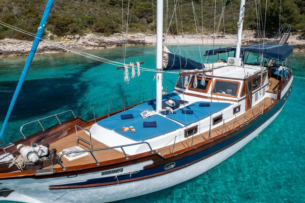 yacht-585774
