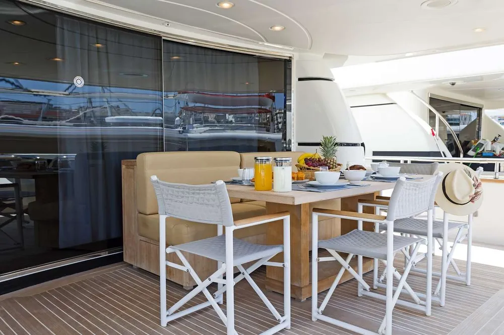 yacht-596456