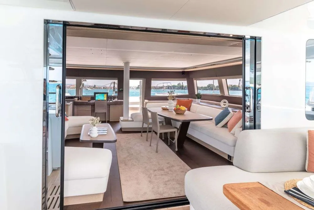 yacht-570196