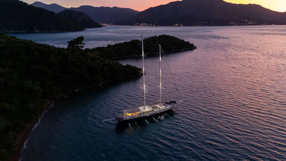 yacht-550710