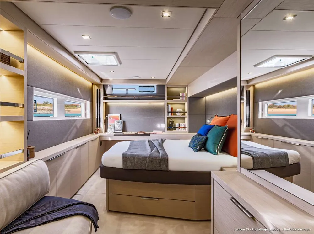 yacht-561372
