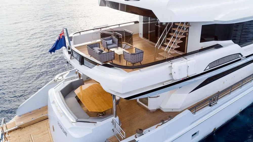 yacht-568666