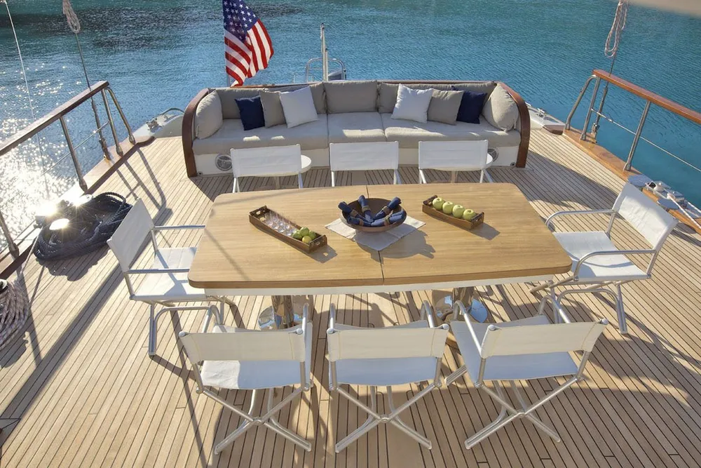 yacht-588534