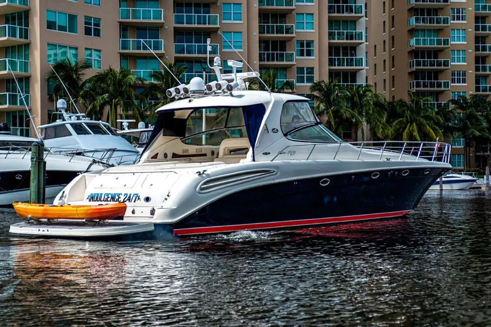 yacht-569810