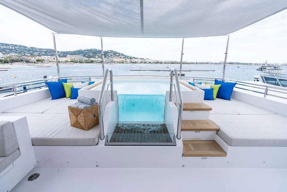 yacht-582854