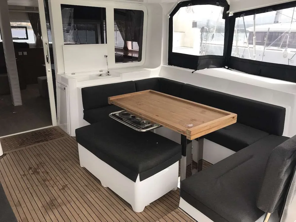 yacht-582056