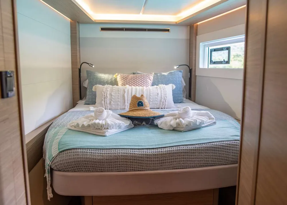 yacht-587691