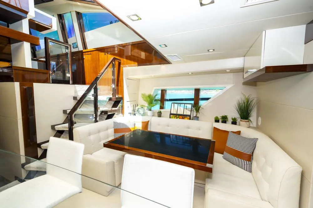 yacht-581017