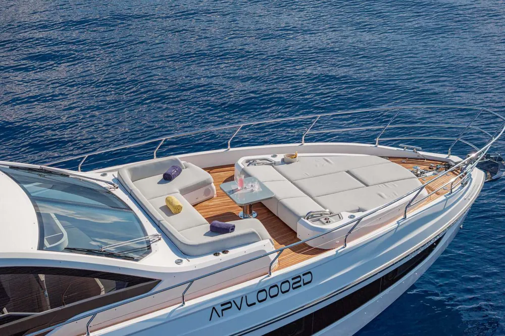 yacht-550413
