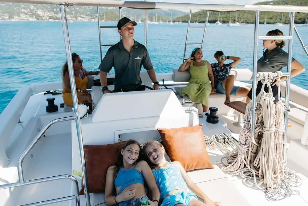 yacht-572498