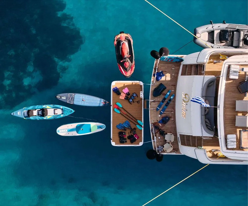 yacht-582957