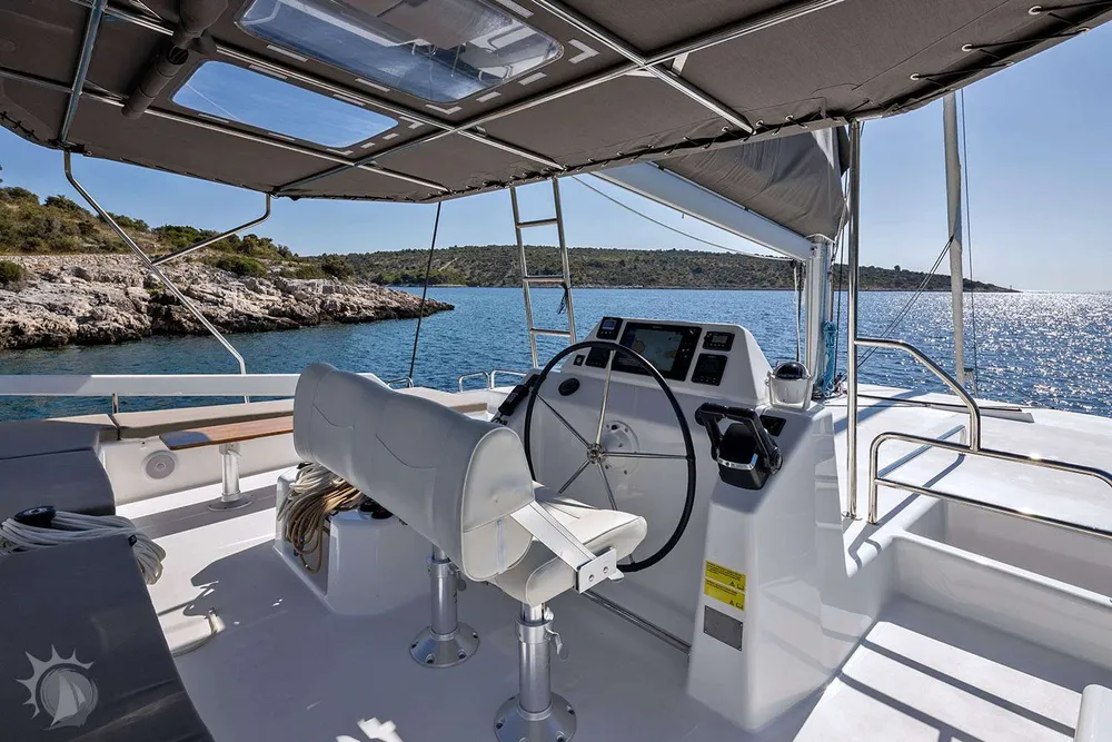 yacht-600879