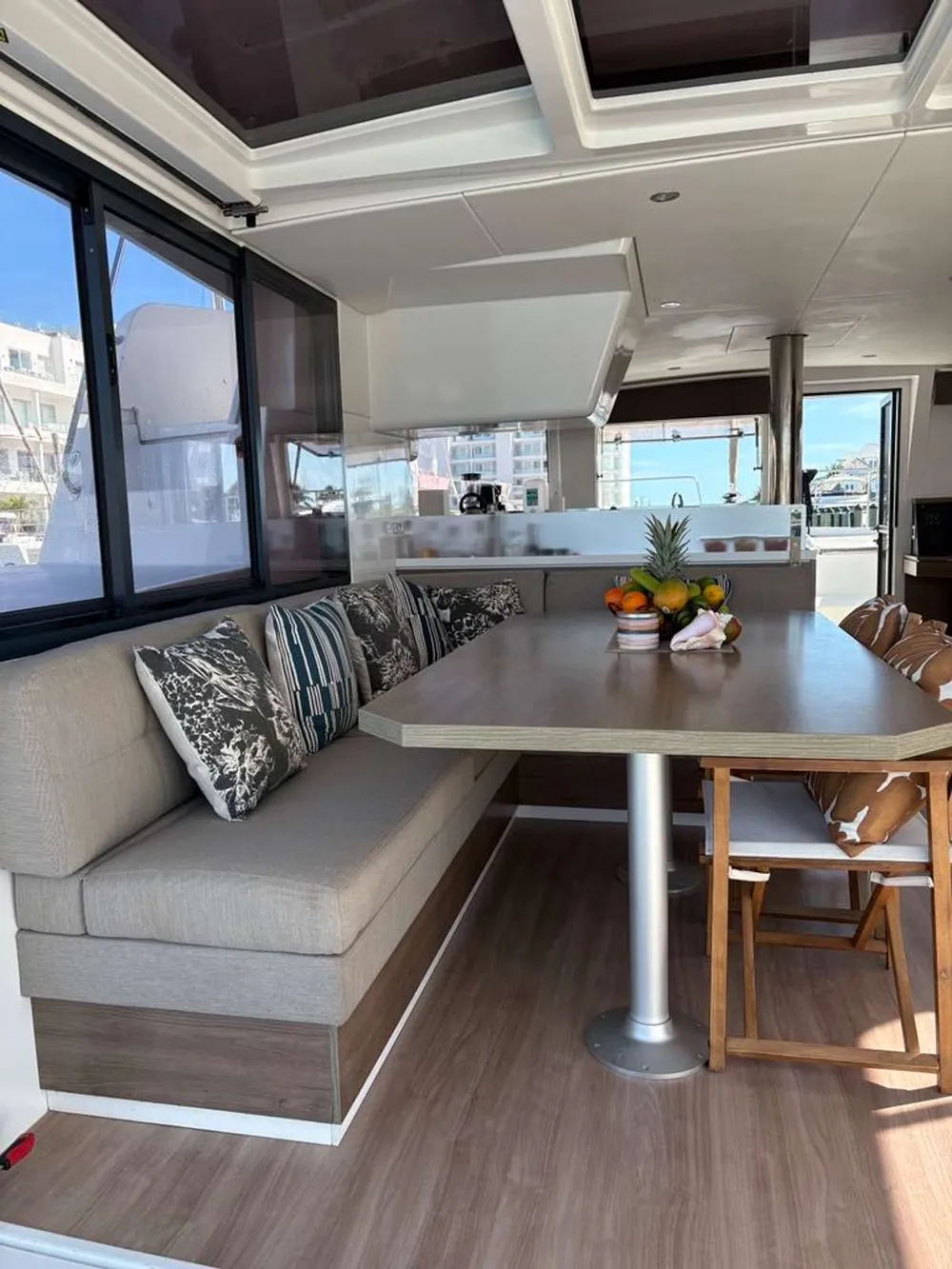 yacht-580419