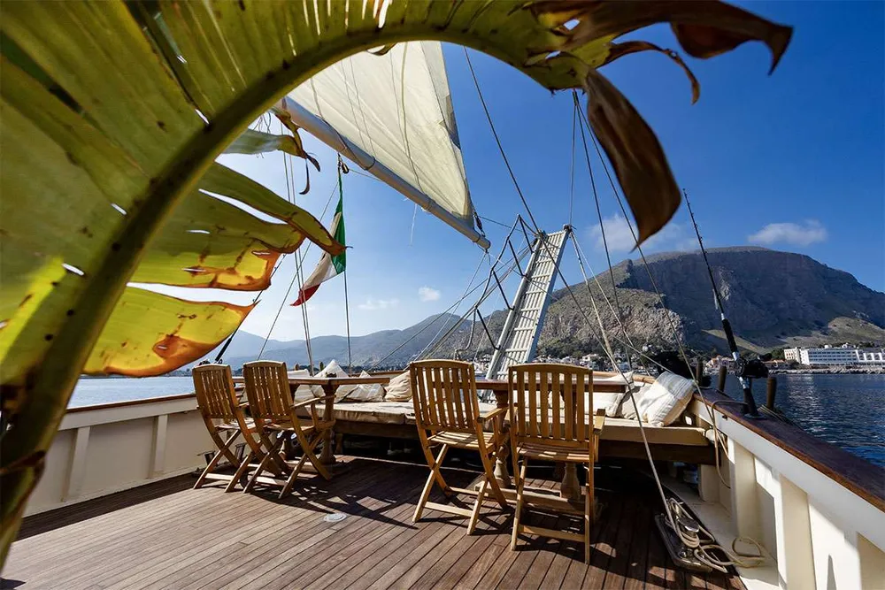 yacht-591093