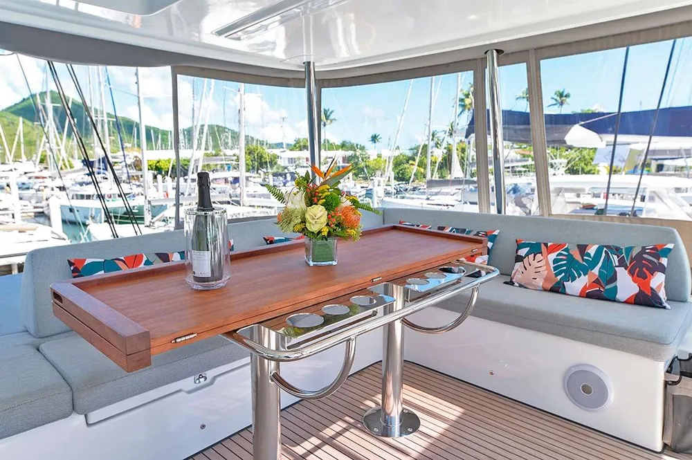 yacht-582980