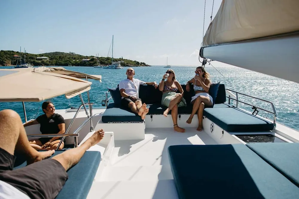 yacht-572978