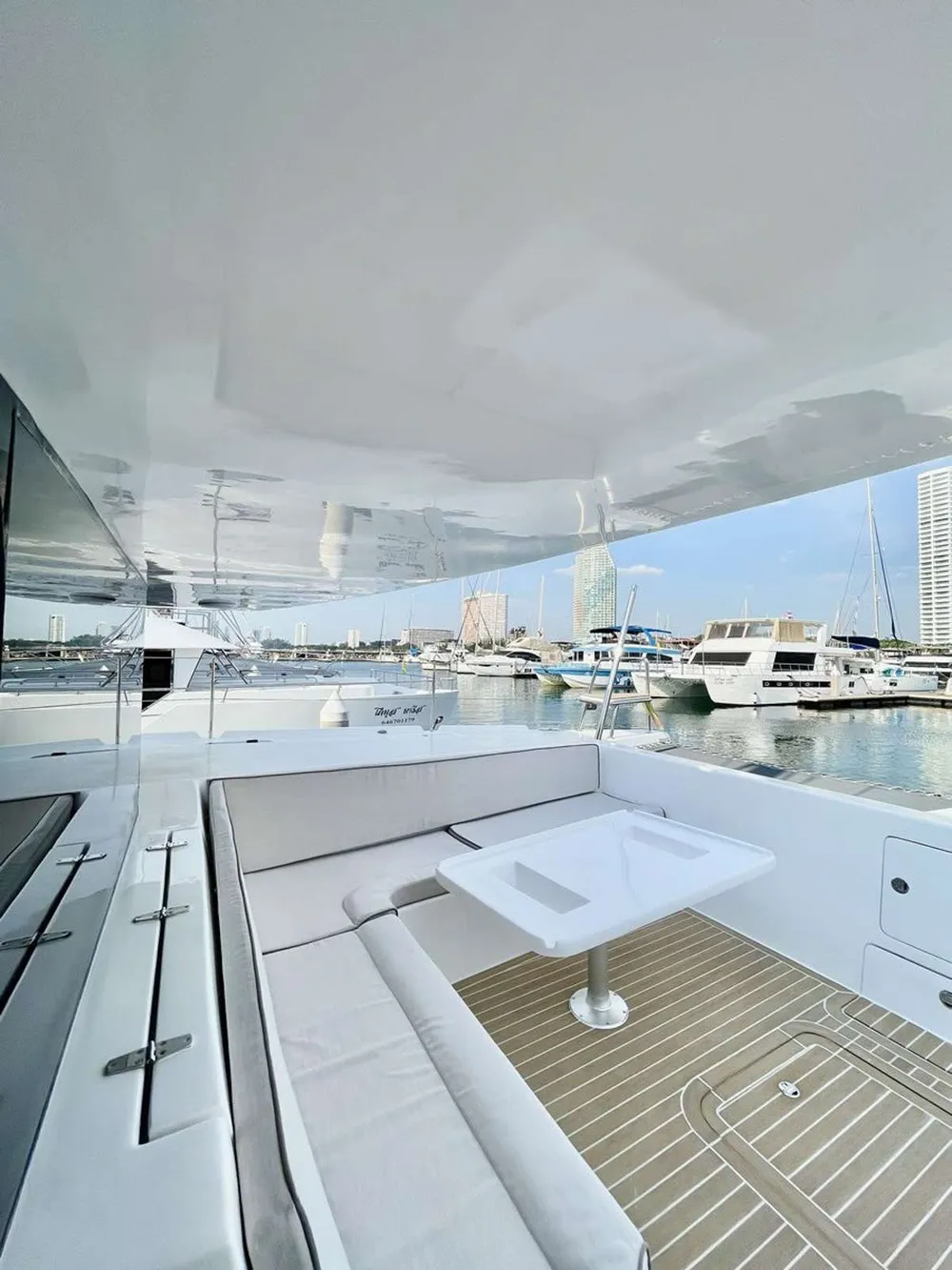 yacht-549800