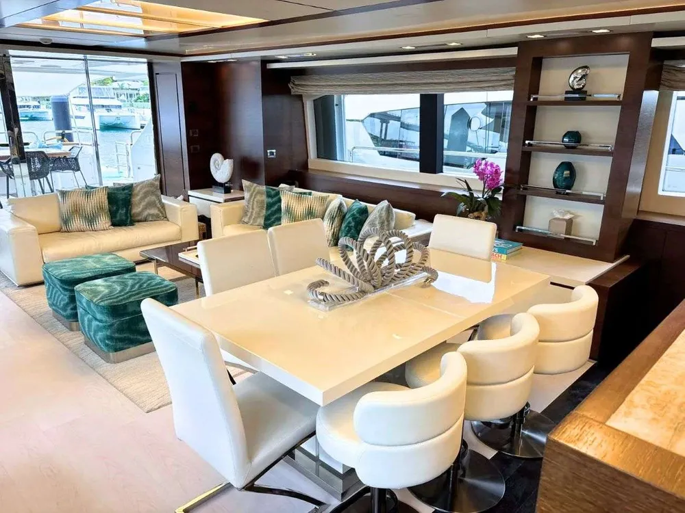 yacht-588936