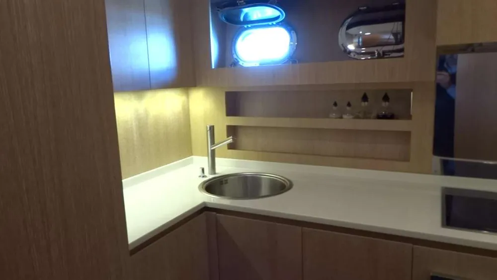 yacht-591837