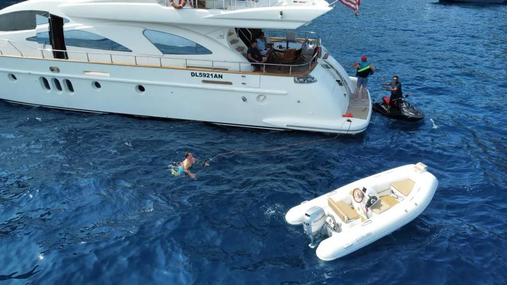 yacht-575413