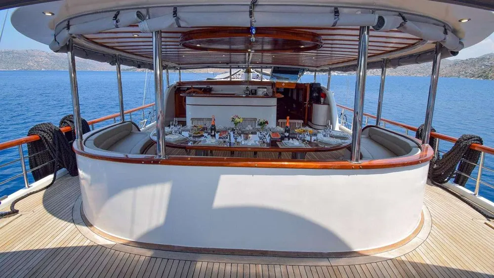 yacht-572769
