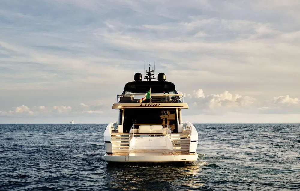 yacht-586867