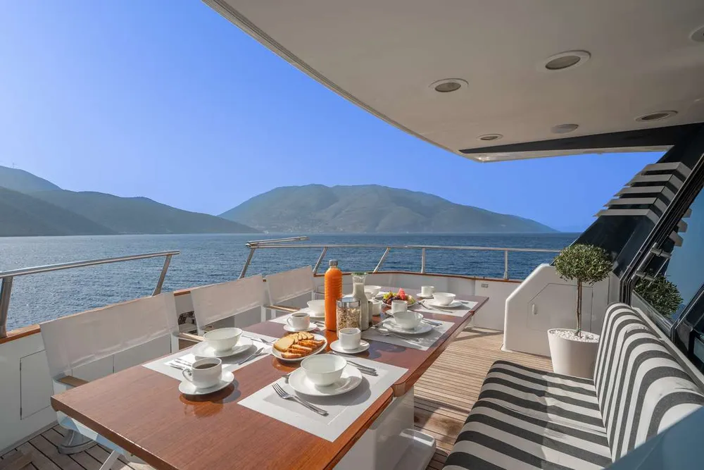 yacht-567631