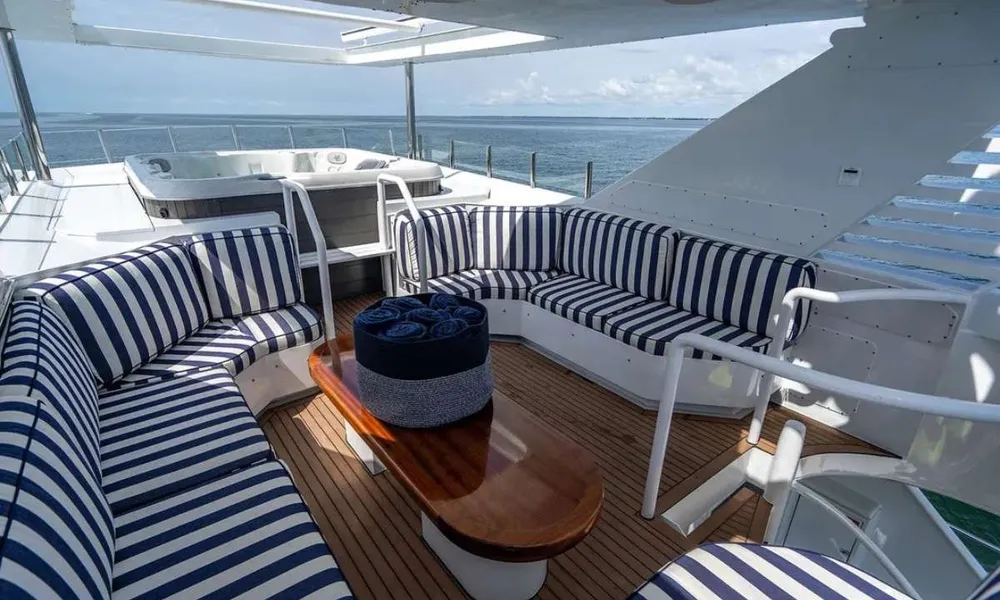 yacht-588089