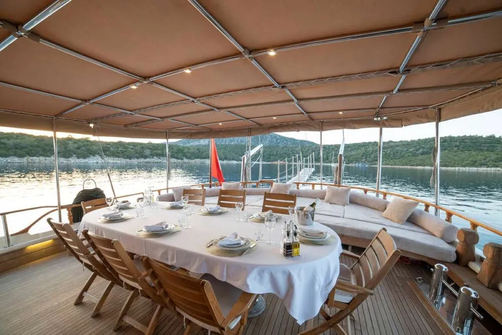 yacht-588216