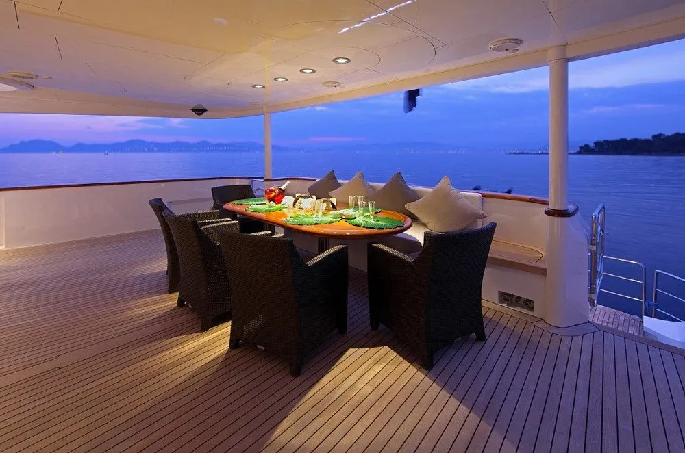 yacht-571156
