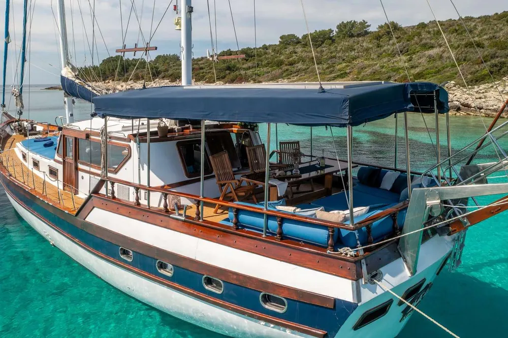 yacht-585778
