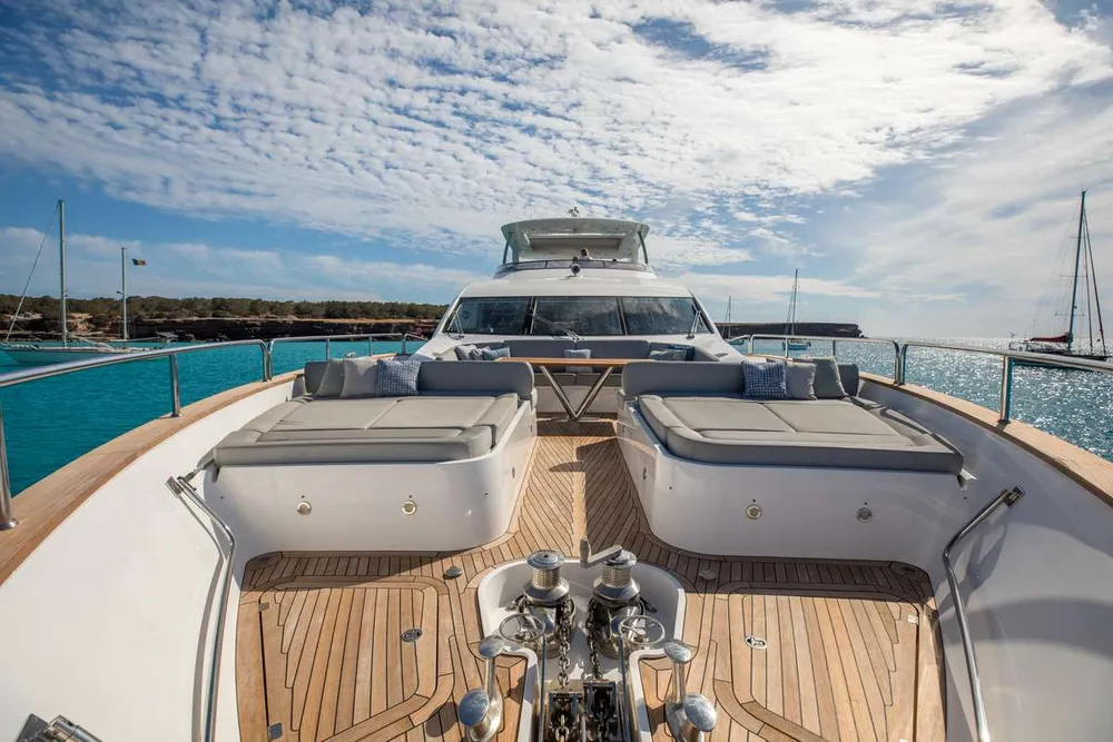 yacht-570937