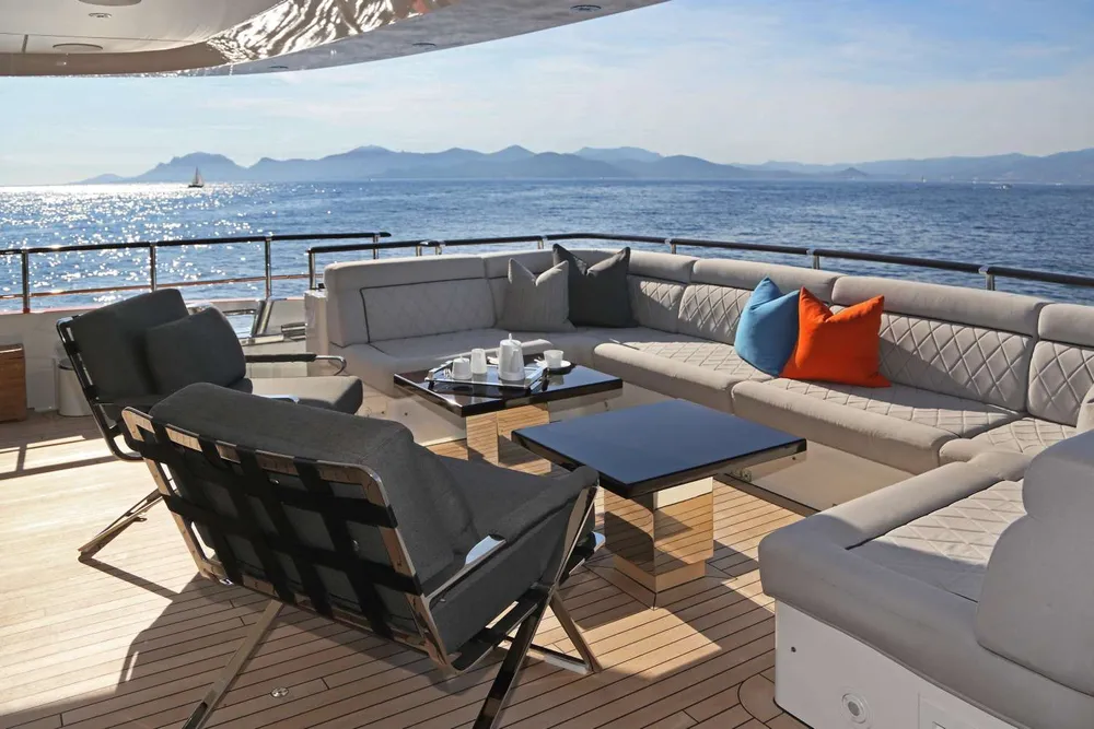 yacht-588148