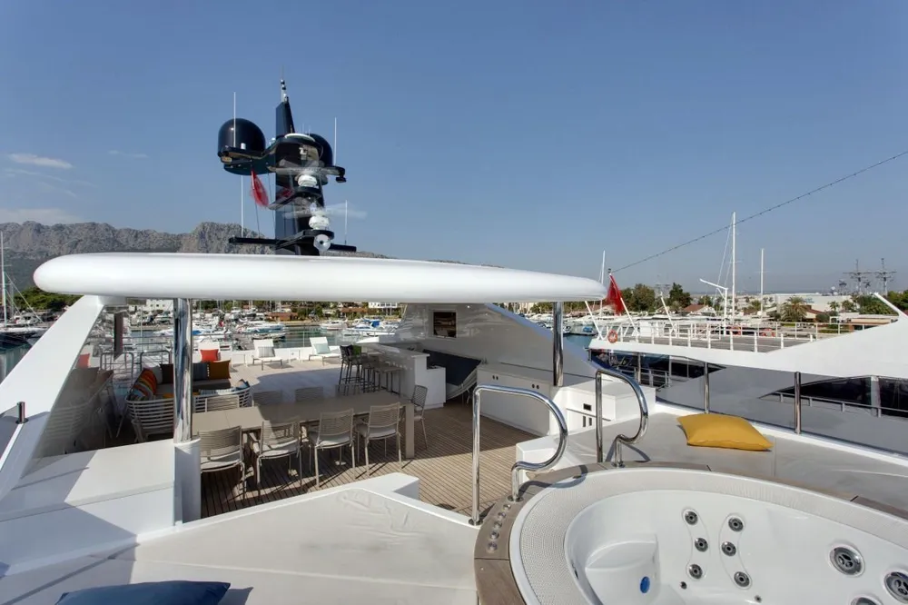 yacht-571219