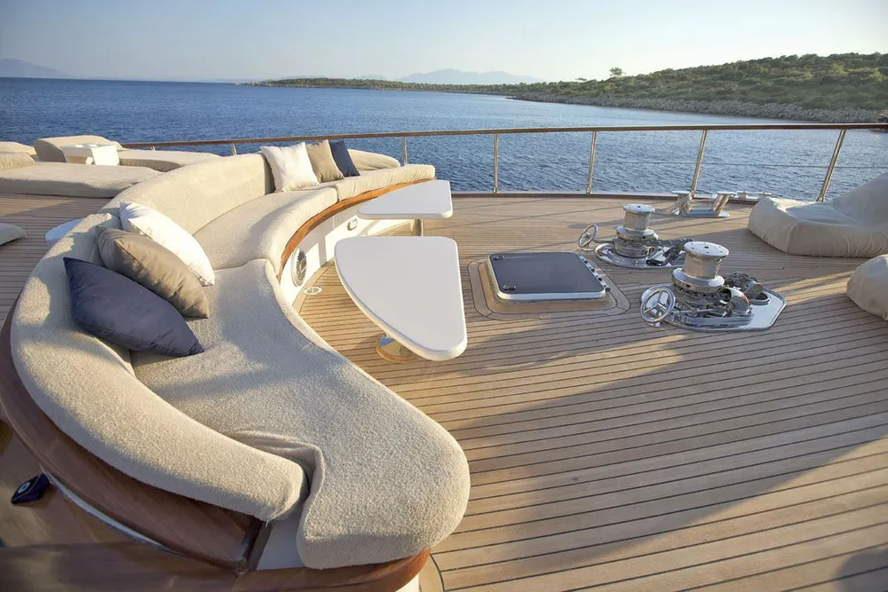 yacht-588533