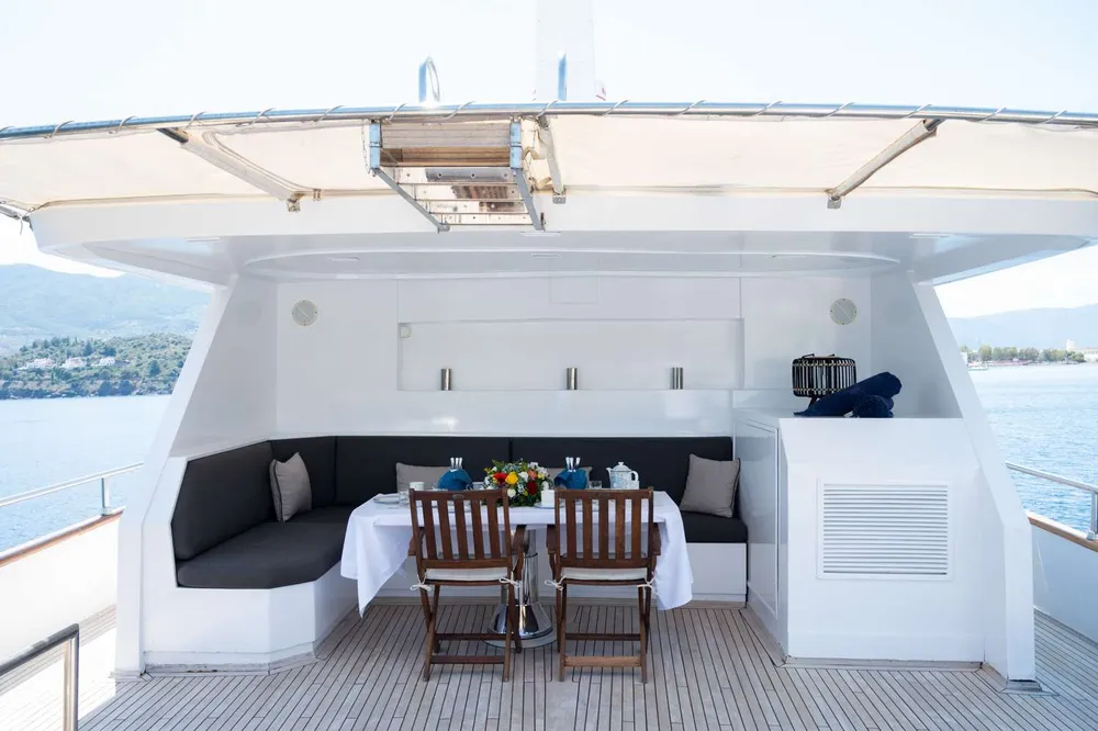 yacht-572688
