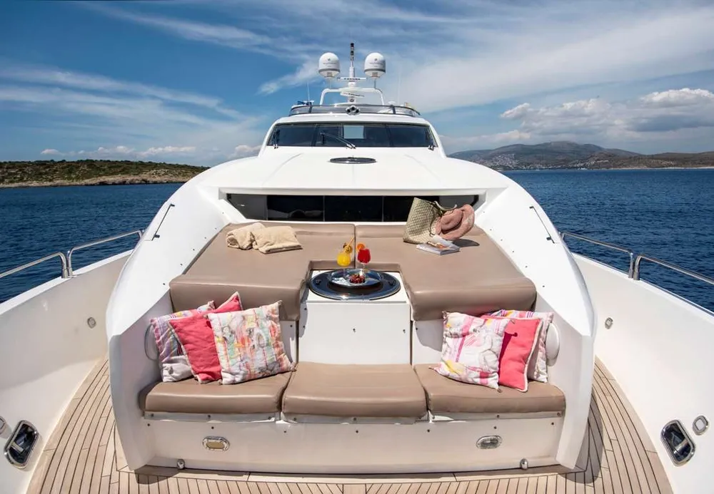 yacht-568816