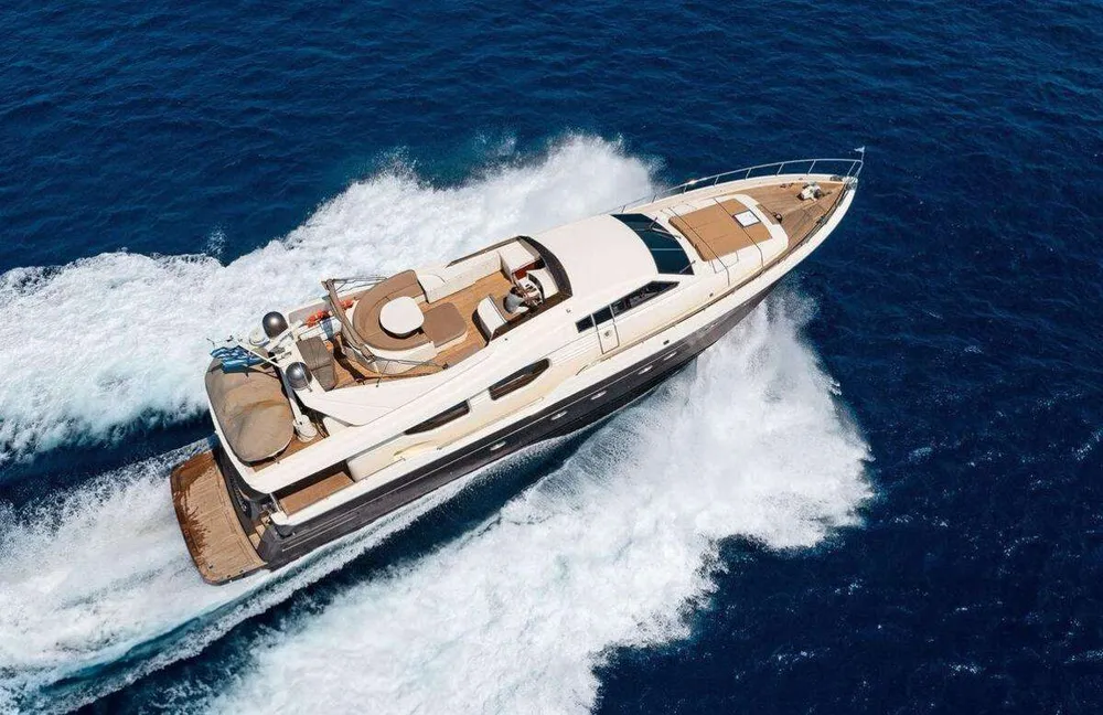 yacht-575345