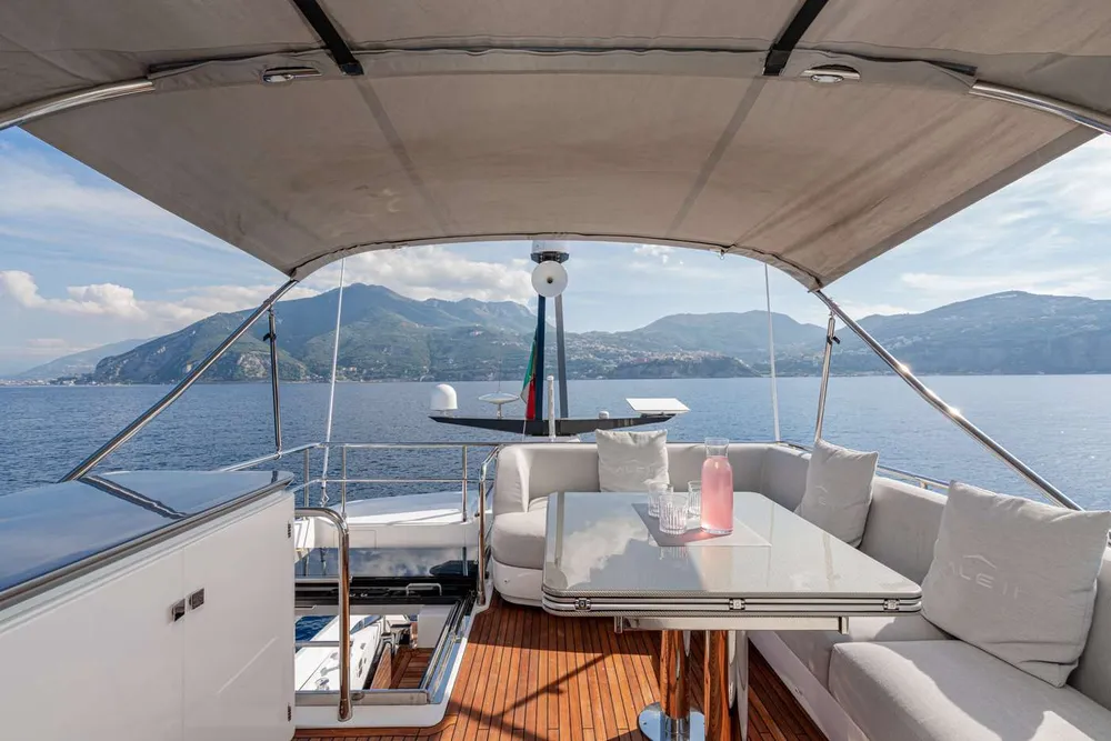 yacht-550407